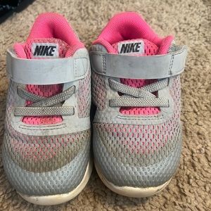 Size 7 Nikes gray/pink